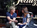 Amsterdam 13 april 2015
Wim Kieft met (ex)vriendin suzanne Martens en hun dochtertje op terras.