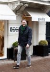 Amsterdam 16 april 2016
Albert Verlinde aan het winkelen op de pc hooftstraat