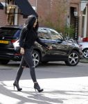 Amsterdam 23 april 2016 
Amanda Balk met dochter Vegas en een vriendin met Aston Martin op de Cornelis schuytstraat.