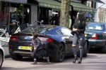 Amsterdam 23 april 2016 
Amanda Balk met dochter Vegas en een vriendin met Aston Martin op de Cornelis schuytstraat.