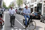 Amsterdam 11 mei 2016
Andre v Duin met Partner Martin fietsend door Amsterdam.