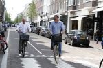 Amsterdam 11 mei 2016
Andre v Duin met Partner Martin fietsend door Amsterdam.