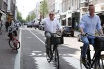 Amsterdam 11 mei 2016
Andre v Duin met Partner Martin fietsend door Amsterdam.