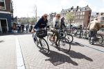Amsterdam 19 april 2016
Anouk Smulders en Tom Sebastian op de fiets in Amsterdam.