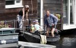 Amsterdam 7 mei 2016 
Barry Atsma en Noortje Herlaar gaan varen samen met Barry zijn kinderen. Ze varen vanaf haar woonboot de amstel op.