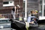 Amsterdam 7 mei 2016 
Barry Atsma en Noortje Herlaar gaan varen samen met Barry zijn kinderen. Ze varen vanaf haar woonboot de amstel op.