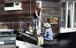 Amsterdam 7 mei 2016 
Barry Atsma en Noortje Herlaar gaan varen samen met Barry zijn kinderen. Ze varen vanaf haar woonboot de amstel op.