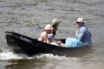 Amsterdam 7 mei 2016 
Barry Atsma en Noortje Herlaar gaan varen samen met Barry zijn kinderen. Ze varen vanaf haar woonboot de amstel op.