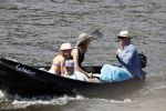 Amsterdam 7 mei 2016 
Barry Atsma en Noortje Herlaar gaan varen samen met Barry zijn kinderen. Ze varen vanaf haar woonboot de amstel op.