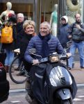 Amsterdam 23 april 2016 
Caroline Tensen met haar man Ernst Jan Smids op vespa scooter op de pc hooftstraat.