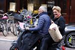Amsterdam 23 april 2016 
Caroline Tensen met haar man Ernst Jan Smids op vespa scooter op de pc hooftstraat.