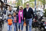 Amsterdam 14 mei 2016 
Connie Breukhoven met partner Eugene v Dun haar kleinkinderen en zijn dochter .