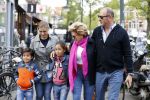 Amsterdam 14 mei 2016 
Connie Breukhoven met partner Eugene v Dun haar kleinkinderen en zijn dochter .