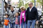 Amsterdam 14 mei 2016 
Connie Breukhoven met partner Eugene v Dun haar kleinkinderen en zijn dochter .