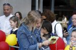 Amsterdam 7 mei 2016
Premiere Angry birds in pathe arena met oa de nederlandse stemmencast , Enzo Knol Ruben Nicolai Murth Mossel Eddy Zoe en Robin Martens. Enzo met vriendin Dee
