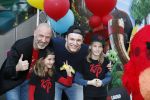 Amsterdam 7 mei 2016
Premiere Angry birds in pathe arena met oa de nederlandse stemmencast , Enzo Knol Ruben Nicolai Murth Mossel Eddy Zoe en Robin Martens. Eddy met dochters