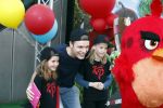 Amsterdam 7 mei 2016
Premiere Angry birds in pathe arena met oa de nederlandse stemmencast , Enzo Knol Ruben Nicolai Murth Mossel Eddy Zoe en Robin Martens. Enzo met dochters Eddy Zoe