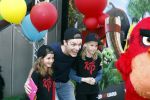 Amsterdam 7 mei 2016
Premiere Angry birds in pathe arena met oa de nederlandse stemmencast , Enzo Knol Ruben Nicolai Murth Mossel Eddy Zoe en Robin Martens. Enzo met dochters Eddy Zoe