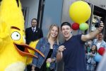 Amsterdam 7 mei 2016
Premiere Angry birds in pathe arena met oa de nederlandse stemmencast , Enzo Knol Ruben Nicolai Murth Mossel Eddy Zoe en Robin Martens. Enzo met vriendin Dee