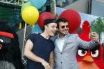 Amsterdam 7 mei 2016
Premiere Angry birds in pathe arena met oa de nederlandse stemmencast , Enzo Knol Ruben Nicolai Murth Mossel Eddy Zoe en Robin Martens. Enzo met vriendin Dee