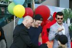 Amsterdam 7 mei 2016
Premiere Angry birds in pathe arena met oa de nederlandse stemmencast , Enzo Knol Ruben Nicolai Murth Mossel Eddy Zoe en Robin Martens. Enzo met vriendin Dee