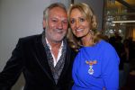 Blaricum 26 april 2016
Natasja Froger krijgt lintje voor al haar verdiensten voor onze samenleving. Haar man Rene  familie vader  moeder en vriendinnen zijn er natuurlijk bij. Frank Wisse