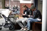 Amsterdam 18 april 2016
Gijs Naber met zoontje in het vondelpark