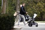 Amsterdam 18 april 2016
Gijs Naber met zoontje in het vondelpark
