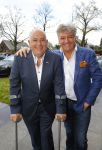 Blaricum 26 april 2016
Natasja Froger krijgt lintje voor al haar verdiensten voor onze samenleving. Haar man Rene  familie vader  moeder en vriendinnen zijn er natuurlijk bij. Jack v Gelder op krukken