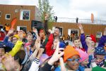 Amsterdam 22 april 2016
Koning Willem Alexander en Koningin Maxima bij de opening van de koningsspelen in Amsterdam.
Richard Krajicek vangt ze op en Johnny de Mol doet de presentatie.