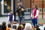 Amsterdam 22 april 2016
Koning Willem Alexander en Koningin Maxima bij de opening van de koningsspelen in Amsterdam.
Richard Krajicek vangt ze op en Johnny de Mol doet de presentatie.