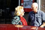 Amsterdam 17 mei 2016 
Karin Bloemen wordt door haar man afgezet bij de kleine komedie. Karin is heel veel kg afgevallen.