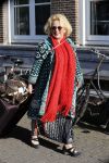 Amsterdam 17 mei 2016 
Karin Bloemen wordt door haar man afgezet bij de kleine komedie. Karin is heel veel kg afgevallen.