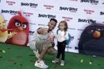 Amsterdam 7 mei 2016
Premiere Angry birds in pathe arena met oa de nederlandse stemmencast , Enzo Knol Ruben Nicolai Murth Mossel Eddy Zoe en Robin Martens. Robin met vriend  Kenzo Alvares met zijn (zusje/dochtertje??)