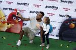 Amsterdam 7 mei 2016
Premiere Angry birds in pathe arena met oa de nederlandse stemmencast , Enzo Knol Ruben Nicolai Murth Mossel Eddy Zoe en Robin Martens. Robin met vriend  Kenzo Alvares met zijn (zusje/dochtertje??)