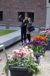 Amsterdam 22 april 2016 
Boekpresentatie Maestra met  Heleen van Royen, schrijfster Lisa Hilton en Halina Reijn. Kim Feenstra met een vriendin