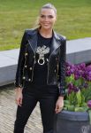 Amsterdam 22 april 2016 
Boekpresentatie Maestra met  Heleen van Royen, schrijfster Lisa Hilton en Halina Reijn. Kim Feenstra met een vriendin