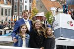 Zwolle 27 april 2016
Koningsdag in Zwolle met Koning Willem Alexander Koningin Maxima Prinses Amalia Ariane Alexia Prins Constantijn Prinses Laurentien Prins Maurits Prinses Marilene Prins Bernhard Prinses Annette Prins Pieter Christiaan Prinses Anita Prins Floris en Prinses Aimee.