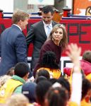 Amsterdam 22 april 2016
Koning Willem Alexander en Koningin Maxima bij de opening van de koningsspelen in Amsterdam.
Richard Krajicek vangt ze op en Johnny de Mol doet de presentatie.