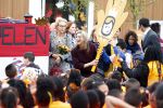 Amsterdam 22 april 2016
Koning Willem Alexander en Koningin Maxima bij de opening van de koningsspelen in Amsterdam.
Richard Krajicek vangt ze op en Johnny de Mol doet de presentatie.