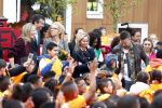 Amsterdam 22 april 2016
Koning Willem Alexander en Koningin Maxima bij de opening van de koningsspelen in Amsterdam.
Richard Krajicek vangt ze op en Johnny de Mol doet de presentatie.