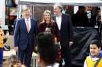 Amsterdam 22 april 2016
Koning Willem Alexander en Koningin Maxima bij de opening van de koningsspelen in Amsterdam.
Richard Krajicek vangt ze op en Johnny de Mol doet de presentatie.