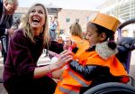 Amsterdam 22 april 2016
Koning Willem Alexander en Koningin Maxima bij de opening van de koningsspelen in Amsterdam.
Richard Krajicek vangt ze op en Johnny de Mol doet de presentatie.