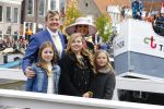 Zwolle 27 april 2016
Koningsdag in Zwolle met Koning Willem Alexander Koningin Maxima Prinses Amalia Ariane Alexia Prins Constantijn Prinses Laurentien Prins Maurits Prinses Marilene Prins Bernhard Prinses Annette Prins Pieter Christiaan Prinses Anita Prins Floris en Prinses Aimee.