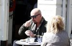 Amsterdam 21 april 2016 
Maik de Boer met een vriendin op terras.
