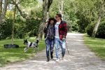 Amsterdam 14 mei 2016
Martijn Krabbe en zijn vriendin Noi Pakon aan het wandelen met de hond in het park.