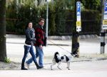 Amsterdam 14 mei 2016
Martijn Krabbe en zijn vriendin Noi Pakon aan het wandelen met de hond in het park.