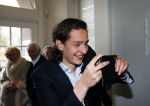 Blaricum 26 april 2016
Natasja Froger krijgt lintje voor al haar verdiensten voor onze samenleving. Haar man Rene  familie vader  moeder en vriendinnen zijn er natuurlijk bij.