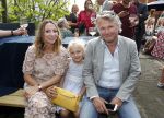 Amsterdam 9 mei 2016 
Presentatie boek Jet van Nieuwkerk bij de westergasfabriek.
May-Britt Mobach met man en dochter