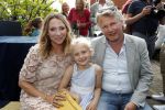 Amsterdam 9 mei 2016 
Presentatie boek Jet van Nieuwkerk bij de westergasfabriek.
May-Britt Mobach met man en dochter